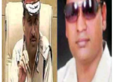 पत्रकार ने मज़दूरों के वेतन का मुद्दा उठाया तो पुलिस से पिटवाया, जेल भिजवाया
