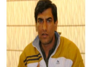 निगम ने कार्यवाही परिवहन मंत्री मूलचंद के कहने पर की है क्योंकि वरूण उनके सीकरी के पास जीटी रोड पर चल रहे अवैध बैन्कवट हाल की कई बार शिकायत कर चुका था।