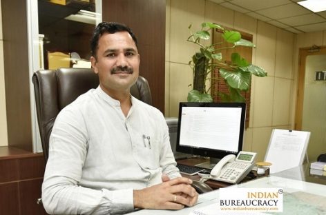 कफ्र्यू कोई खिलौना नहीं कि जब जी चाहे डीएम खेलने लगे