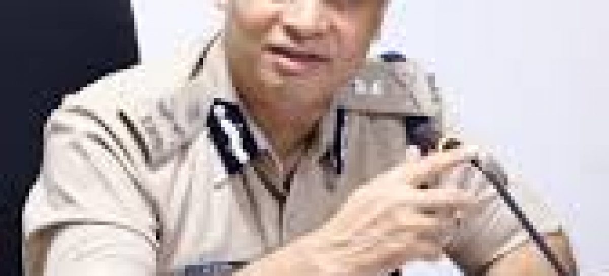 जो धंधेबाज़ पुलिस पकड़ से बचे हुए थे, वे पकड़ में आ जाते हैं और सेटिंग कर लेते हैं, जो पहले से ही सेट होते हैं उन पर यह कह कर फटीक बढ़ा दी जाती है कि अब तो अखबार में छप गयी है, खतरा बढ़ गया है