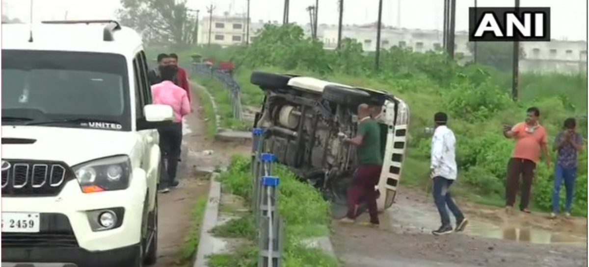 विकास दुबे अपने साथियों सहित फरीदाबाद में आत्मसमर्पण करने ही आया था। इसके लिए वह नहर पार के अपने मिलने वाले अमित मिश्रा के यहां पहुंचा था करीब 12.00 बजे