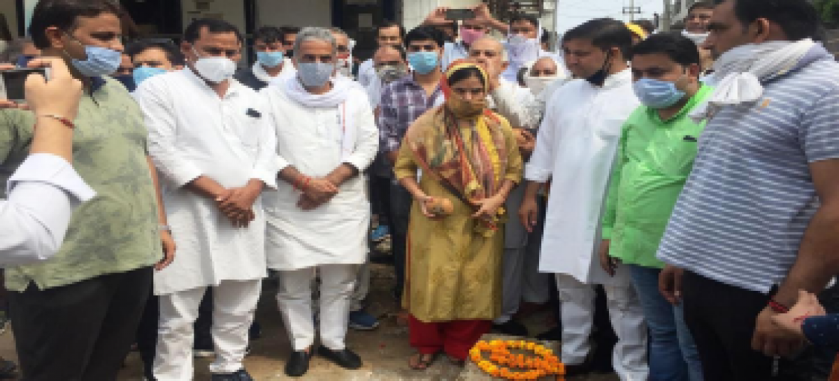 मूलचंद शर्मा और कृष्णपाल गूर्जर कुछ इस तरह भगा रहे हैं कोरोना…