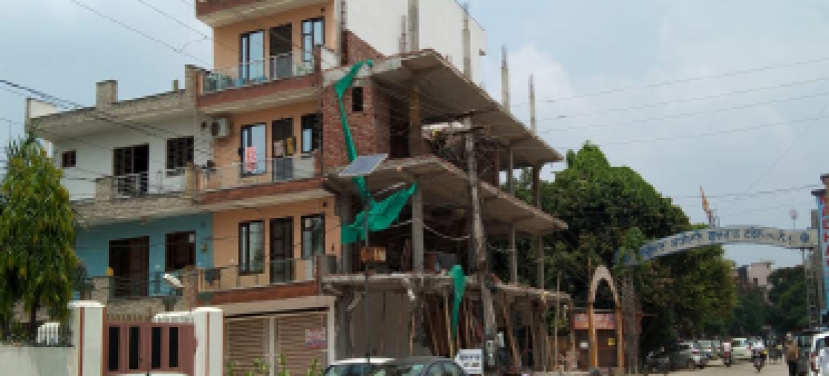 सारा खेल निगमायुक्त और स्थानीय विधायक सीमा त्रिखा की मिलीभगत एवं हिस्सा पत्ती के बिना तो खेला नहीं जा सकता।