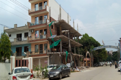 सारा खेल निगमायुक्त और स्थानीय विधायक सीमा त्रिखा की मिलीभगत एवं हिस्सा पत्ती के बिना तो खेला नहीं जा सकता।