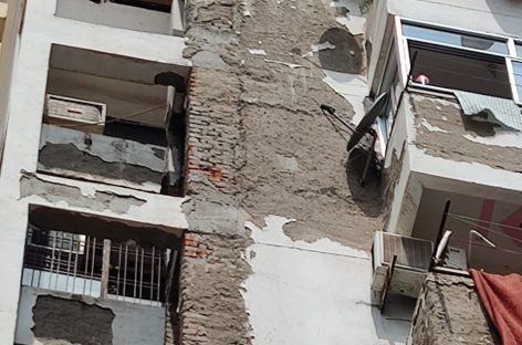 एसआरएस फ्लैट मालिकों  पर दोहरी धोखाधड़ी की मार