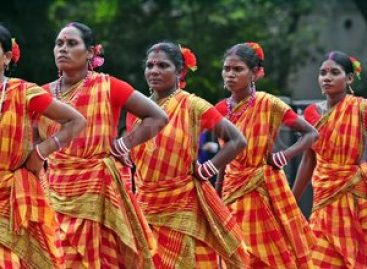 भारत छोड़ो आन्दोलन की कीमत पर मोदी सरकार ने मूलनिवासी दिवस के भ्रामक प्रचार की मुहिम चलाई …