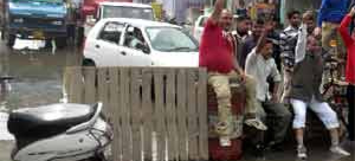स्मार्ट सिटी के नाम पर बह रहा पैसा, शहर में पीने को पानी नहीं…
