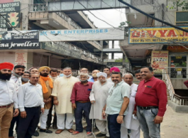 करीब एक वर्ष पूर्व सीमा त्रिखा से विधानसभा चुनाव हार चुके कांग्रेसी उम्मीदवार विजय प्रताप ने, लगता है, हथियार नही डाले हैं…
