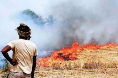 पानी सिर से ऊपर निकल जाने के बाद चेती सरकार ने इस प्रदूषण का कारण किसानों द्वारा पराली जलाया जाना बताया…