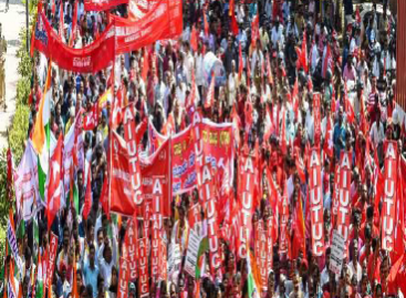 एचएमएस के साथ नाभि-नाल का सम्बन्ध रखने वाली एस्कॉर्टस यूनियन खुद तो रसातल में गयी सो गयी साथ में एचएमएस को भी ले डूबी। किसी जमाने में 12500 सदस्यों वाली इस यूनियन में आज मात्र 1750 सदस्य ही रह गये हैं