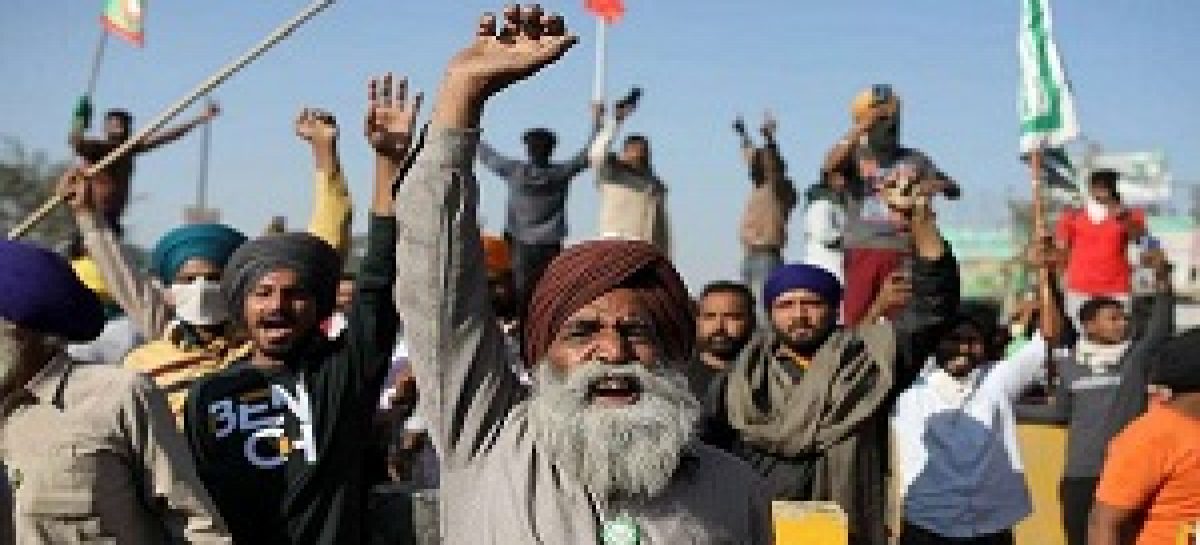 मोदी ने इस हफ्ते अलीगढ़ मुस्लिम विश्वविद्यालय के शताब्दी समारोह को संबोधित करते हुए इस ऐतिहासिक परिसर की विविधता को मिनी इंडिया की संज्ञा देकर सभी को आश्चर्यचकित कर डाला। जबकि, अब तक अनेकों अवसरों पर उनकी पार्टी के विभिन्न स्तरों से इसे मिनी पाकिस्तान कहा जा चुका है…