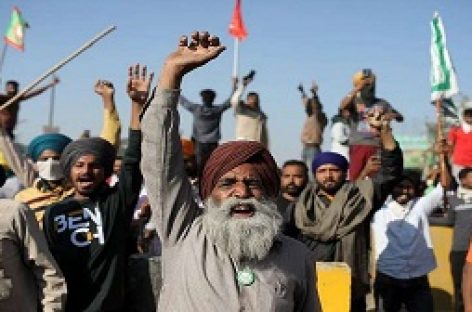 मोदी ने इस हफ्ते अलीगढ़ मुस्लिम विश्वविद्यालय के शताब्दी समारोह को संबोधित करते हुए इस ऐतिहासिक परिसर की विविधता को मिनी इंडिया की संज्ञा देकर सभी को आश्चर्यचकित कर डाला। जबकि, अब तक अनेकों अवसरों पर उनकी पार्टी के विभिन्न स्तरों से इसे मिनी पाकिस्तान कहा जा चुका है…