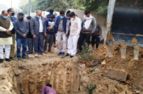 नाटक करने में माहिर खट्टर के नेता भी, अधिकारी भी…