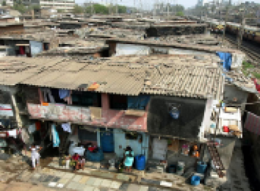 पल्ला की झुग्गियों तक आते-आते मोदी की उज्जवला योजना दम तोड़ देती है…