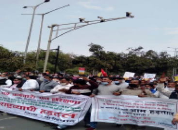 व्यापार का साधन बन चुकी ट्रेड यूनियनें संघर्ष नहीं केवल दिखावा कर सकती हैं