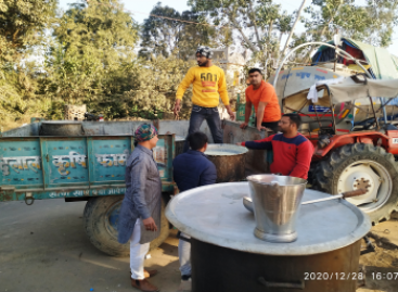 डबरा एक अत्यंत सूखा और गर्म प्रदेश था जिसे अपने अथाह मेहनत से सिखों ने उपजाऊ ही नहीं बल्कि राष्ट्रीय स्तर की ख्याति प्रदान की है। एशिया के सबसे बड़े थोक बाजार पुरानी दिल्ली की ‘नए बाजार’ में डबरा चना जो सफेद चने की ही एक किस्म है का सिक्का बोलता है…