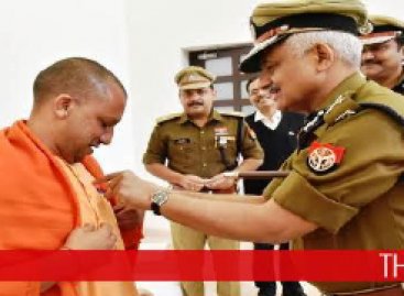 क्या मजबूत शासन का मतलब मजबूत के लिए शासन होता है? मोदी के लेबर कोड और किसान कानून इसी की बानगी हैं।