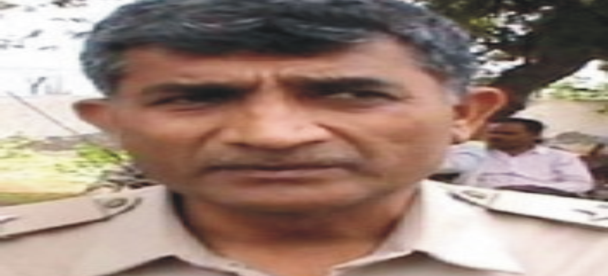 मुख्यमंत्री की सिफारिश से लगा एसएचओ पिटा