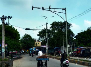 स्मार्ट सिटी की पहचान: खड्डों में सडक़ें उन पर लगेंगे कैमरे