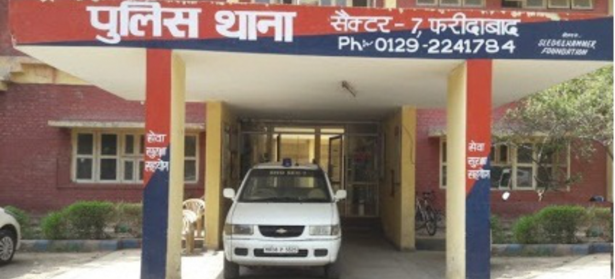 गरीब लोगों को लूटने के लिये पुलिस ने पाल रखे हैं दल्ले