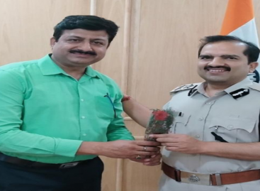 हास्यास्पद  पुलिस ने 66 मुकदमे दर्ज करके 67 जुआरियों व सट्टेवालों को गिरफ्तार कर 1.14 लाख बरामद किये