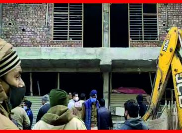 पहले अवैध निर्माण कराये और अब गिराये जा रहे