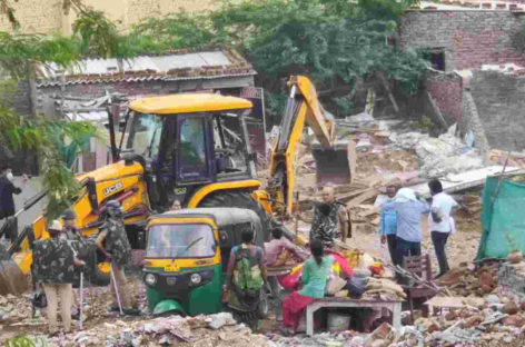 बड़े फार्म हाउस व आलीशान भवनों को छोडक़र खट्टर सरकार का बुलडोजर फिर पहुंचा खोरी