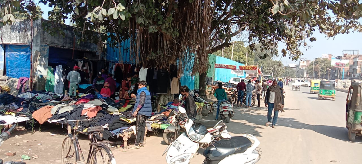 अवैध कब्जे व निर्माण बेकाबू, गरीब फड़ी वालों पर बुलडोज़र