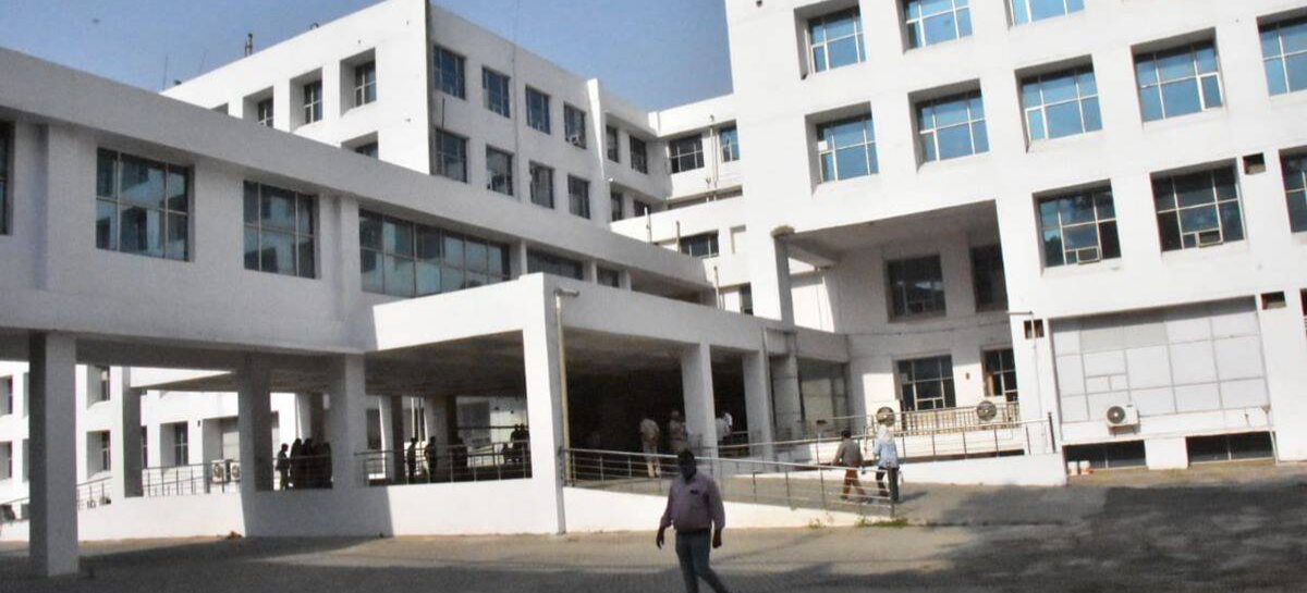 अटल बिहारी मेडिकल कॉलेज अस्पताल ‘दो दिन में चल  जायेगा’ का फर्जी दावा