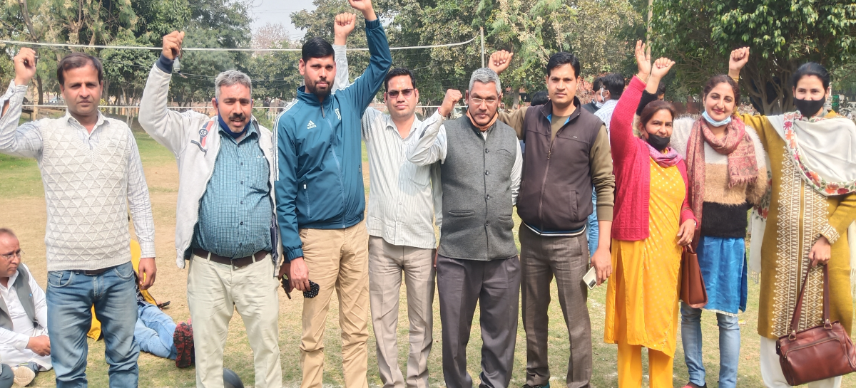 शिक्षकों से पढ़ाई नहीं करवानी, बाकी सभी काम करवायेंगे