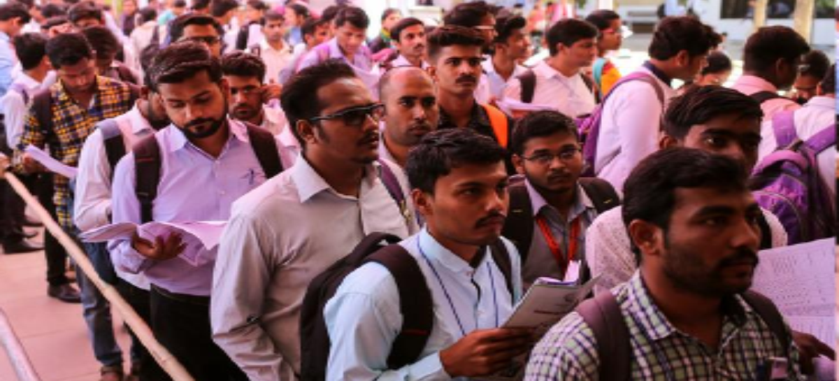 रोजगार व बेरोजगारी दर की धुंध में छिपी सामाजिक असलियत