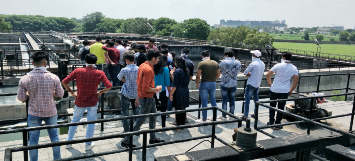 मैनहोल में गिरने व सीवेज सफाई मौतें थम नहीं रहीं