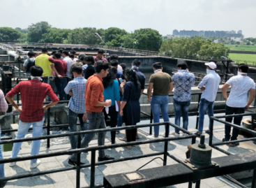 मैनहोल में गिरने व सीवेज सफाई मौतें थम नहीं रहीं
