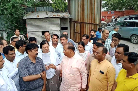 नगर निगम के अधूरे कामों को लेकर अफसरों को ‘धमकाया’