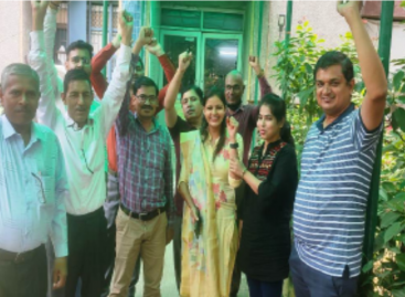 बिजली बिल संशोधन के विषय  में कर्मचारियों का प्रदर्शन