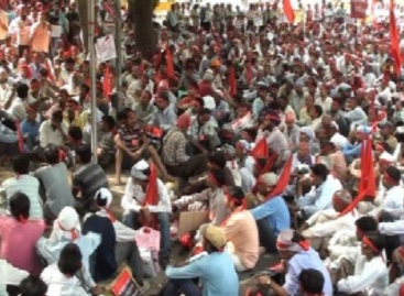 मज़दूर वर्ग ही आज का मुक्तिदाता और आने वाले वक्त का शासक है