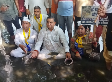 सीवर समस्या बनाम नेताओं की ड्रामेबाजी