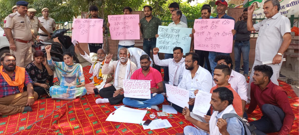 ‘युवा आगाज़’ के जसवंत पवार ने खून से लिखा मोदी को खत, भ्रष्टाचारी डीईओ मुनीष चौधरी के विरुद्ध कार्रवाई की मांग