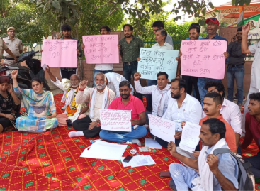 ‘युवा आगाज़’ के जसवंत पवार ने खून से लिखा मोदी को खत, भ्रष्टाचारी डीईओ मुनीष चौधरी के विरुद्ध कार्रवाई की मांग