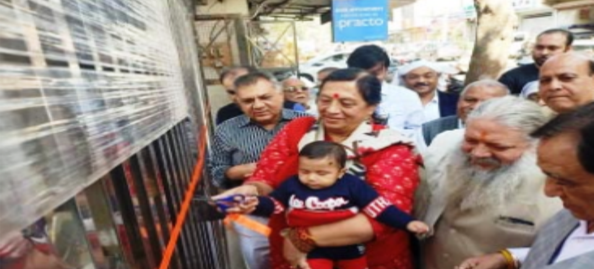 उपायुक्त के आदेश की उल्लंघना कर विधायक सीमा ने अवैध गेट लगवाया