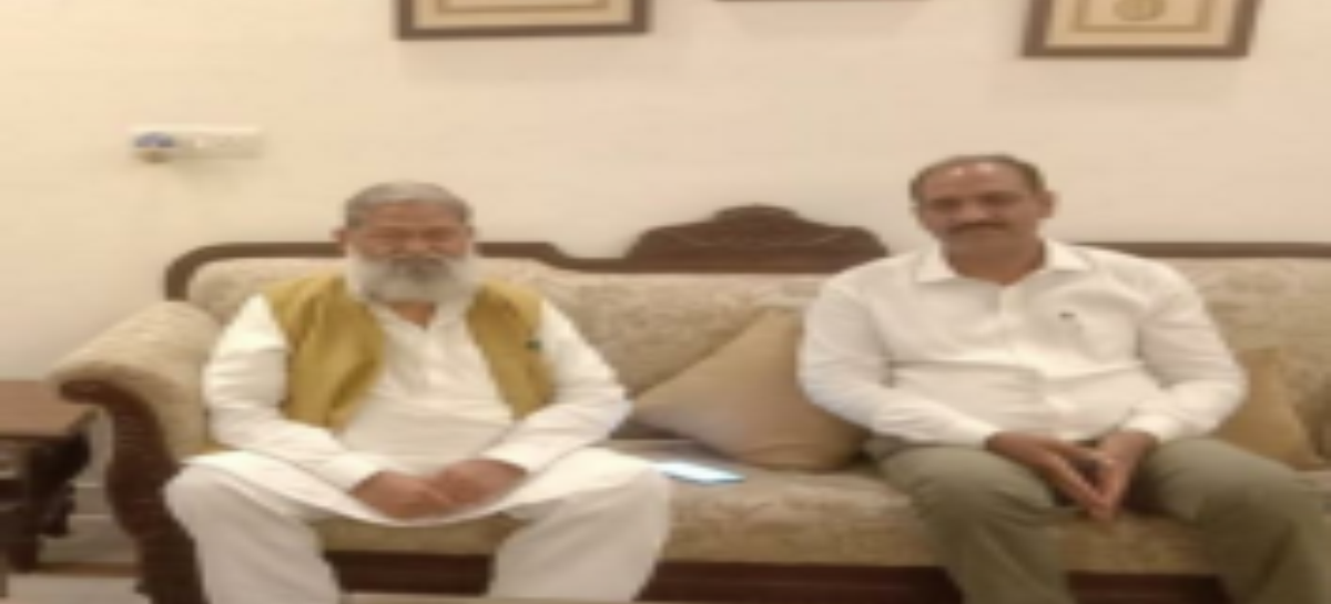 बलात्कार के दो आरोपों में लिप्त फार्मासिस्ट की पदोन्नति के विरुद्ध प्रधानमंत्री को शिकायत स्वास्थ्य मंत्री विज के सहायक भारद्वाज पर मिलीभगत का आरोप