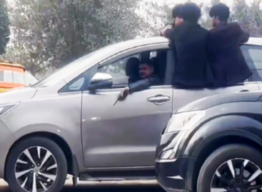 पुलिस के आशीर्वाद से सडक़ों पर कार सवार स्कूली बच्चों का हुड़दंग जारी रहेगा