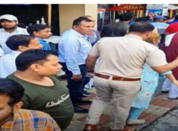 निगम ने नेहरू पैलेस में चलाया अतिक्रमण हटाओ अभियान कई रहेड़ी वालों का सामान जब्त कर कईयों के काटे चालान