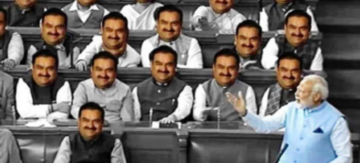 अडानी है मोदी का मुखौटा : केजरीवाल