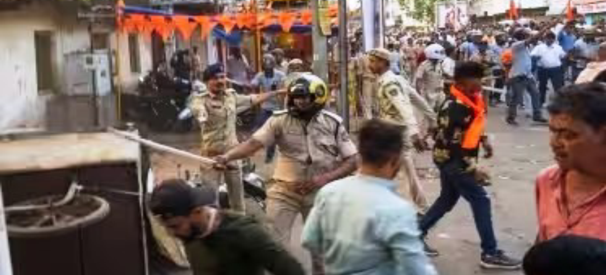 पुलिस पर दंगाइयों की तरफ़ होने के आरोप बेबुनियाद हैं, पुलिस अब खुद दंगाई है, मौका मिलते ही साबित करेगी….