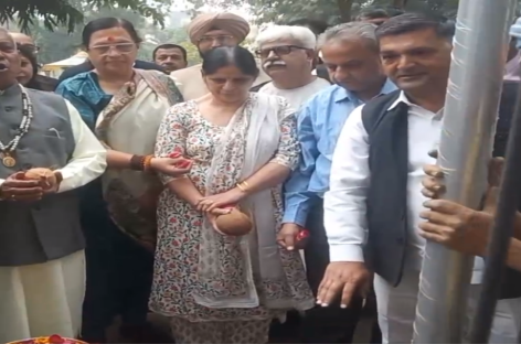 पुरानी की सुध नहीं ली, नई लाइटें लगाकर लूटी वाहवाही