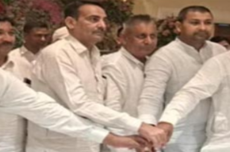 पूर्व सरपंच बोले : इस सरकार ने किसी वर्ग का भला नहीं किया