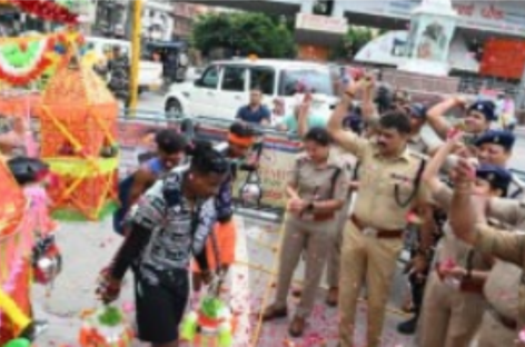 अन्धविश्वास बढ़ाने को कांवडिय़ों की सेवा के लिये तत्पर सरकार