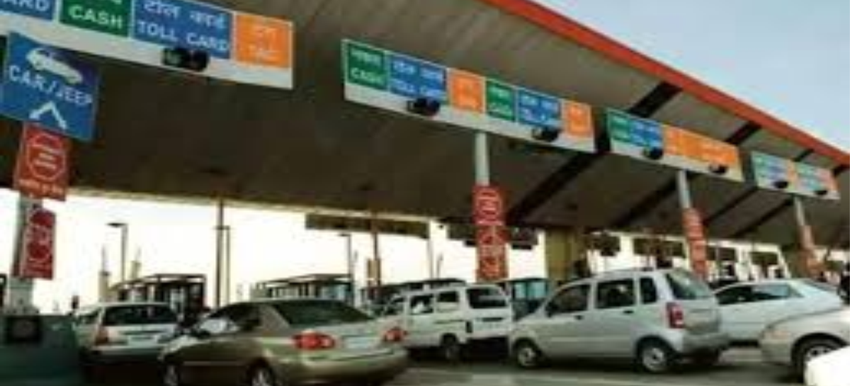 अवैध घोषित हो चुके गदपुरी टोल प्लाजा पर लूट बढ़ोतरी