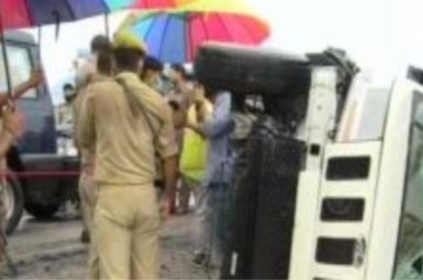 वर्दी वाले ‘गुंडों को ‘हत्यारा बनाती सरकार!